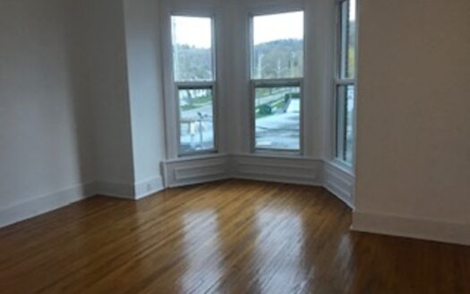LEASED – DOWNTOWN ONE BEDROOM APARTMENT