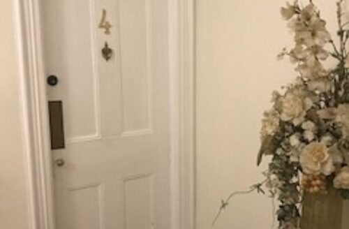 LEASED! CHARACTER ONE BEDROOM APARTMENT