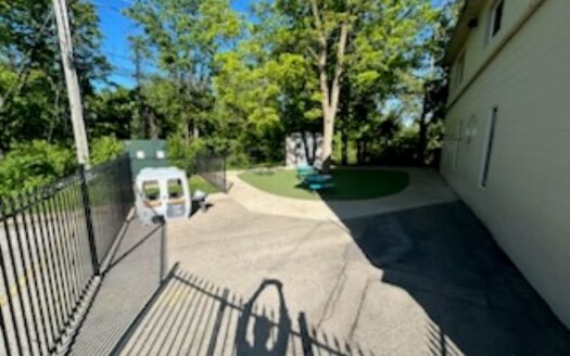 DOWNTOWN OFFICE/STUDIO/GYM SPACE – FOR LEASE