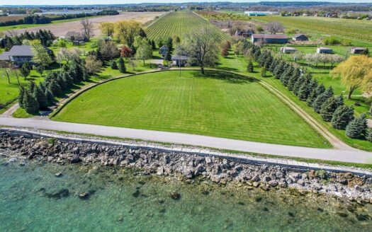 3718 Lakeshore Rd, Beamsville, Ontario, L3J 0X2